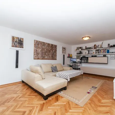 Mario Apartment Budva